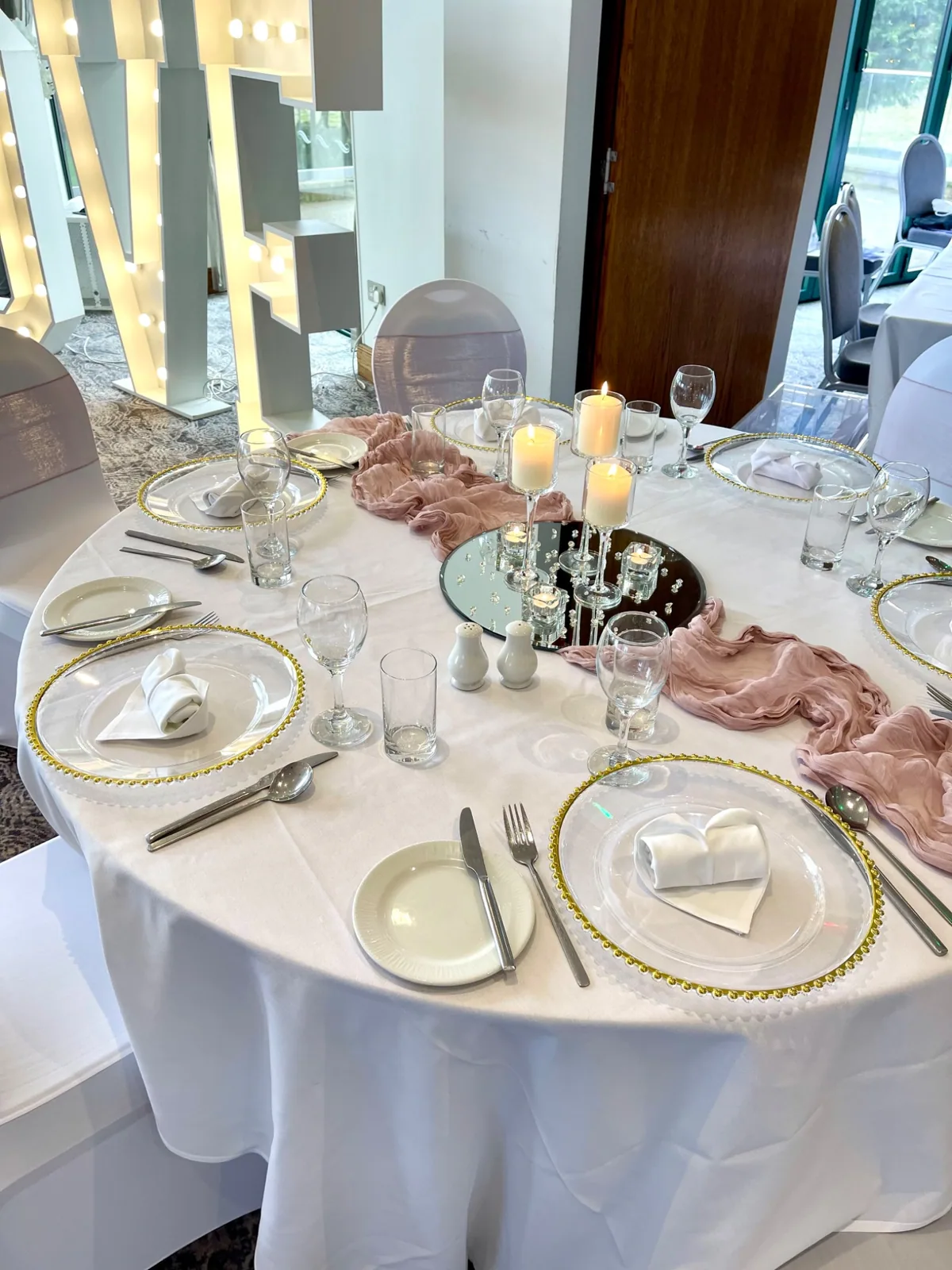 Blush wedding table centrepiece